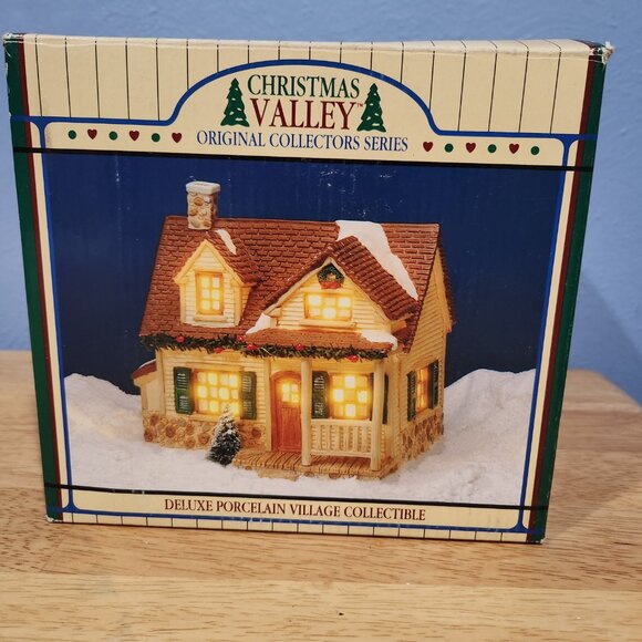 Christmas Valley Village Original Collector Series 1 994 Deluxe Lighted House - Picture 5 of 10